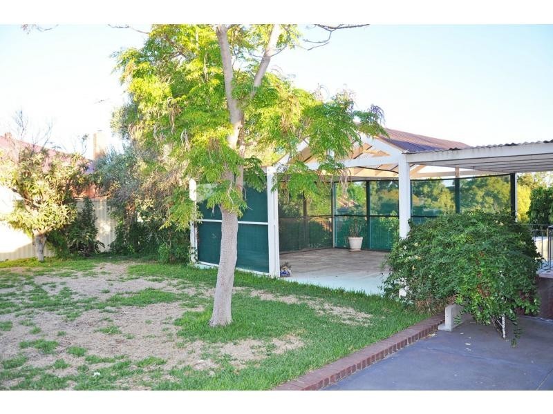 14 Deering Street, Beaconsfield WA 6162