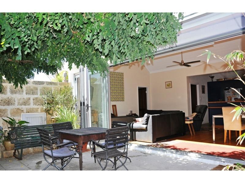 48 Paget Street, Hilton WA 6163