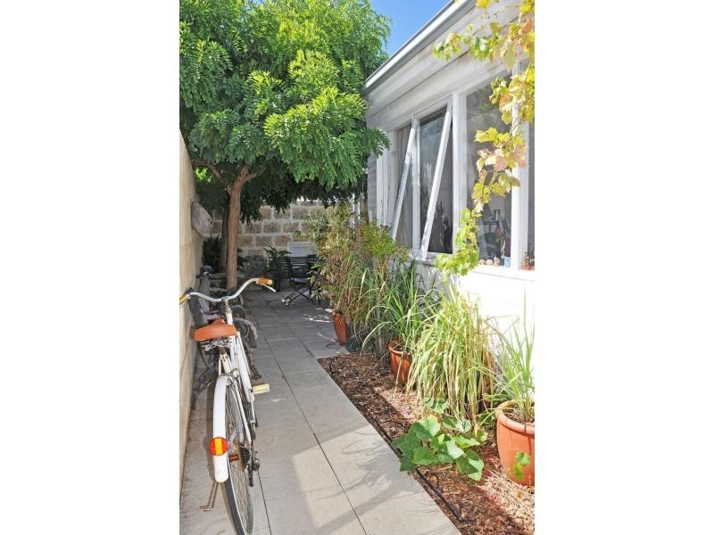 48 Paget Street, Hilton WA 6163