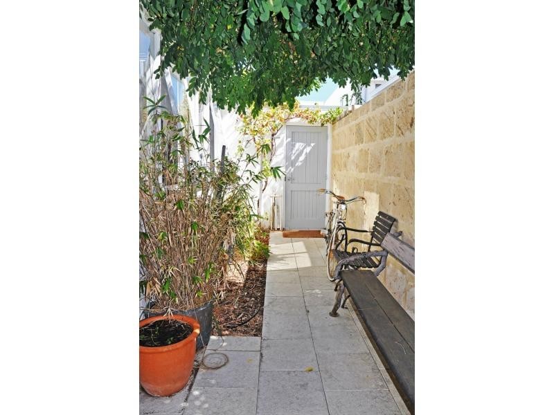 48 Paget Street, Hilton WA 6163