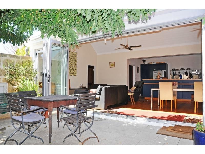 48 Paget Street, Hilton WA 6163