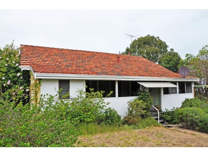 148 Samson Street, White Gum Valley WA 6162