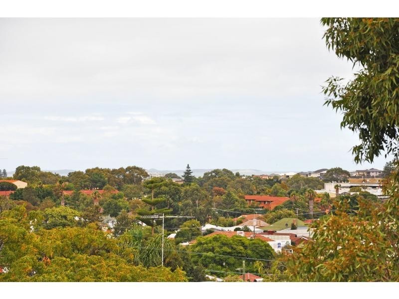 148 Samson Street, White Gum Valley WA 6162