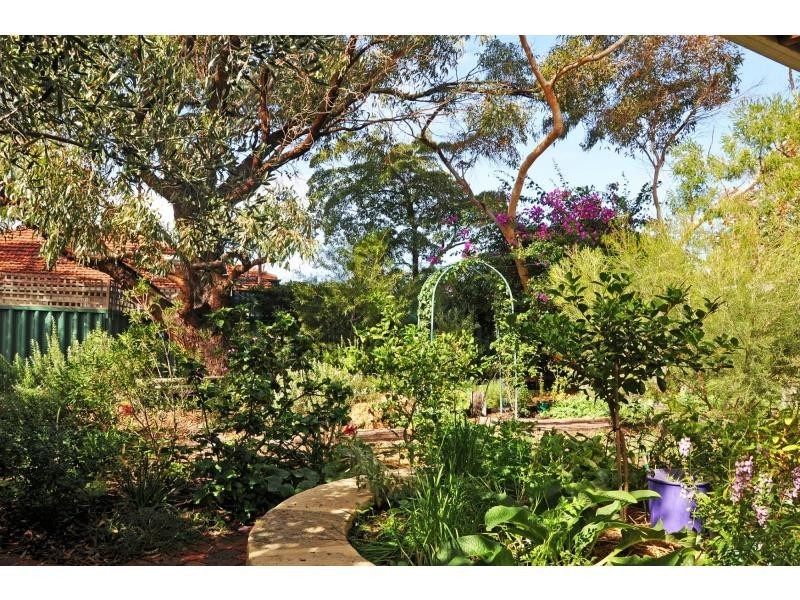 44A Nicholas Crescent, Hilton WA 6163