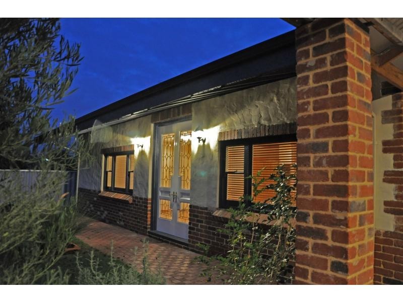 28A Lee Avenue, Hilton WA 6163