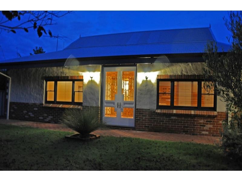 28A Lee Avenue, Hilton WA 6163