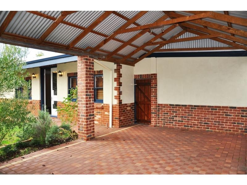 28A Lee Avenue, Hilton WA 6163
