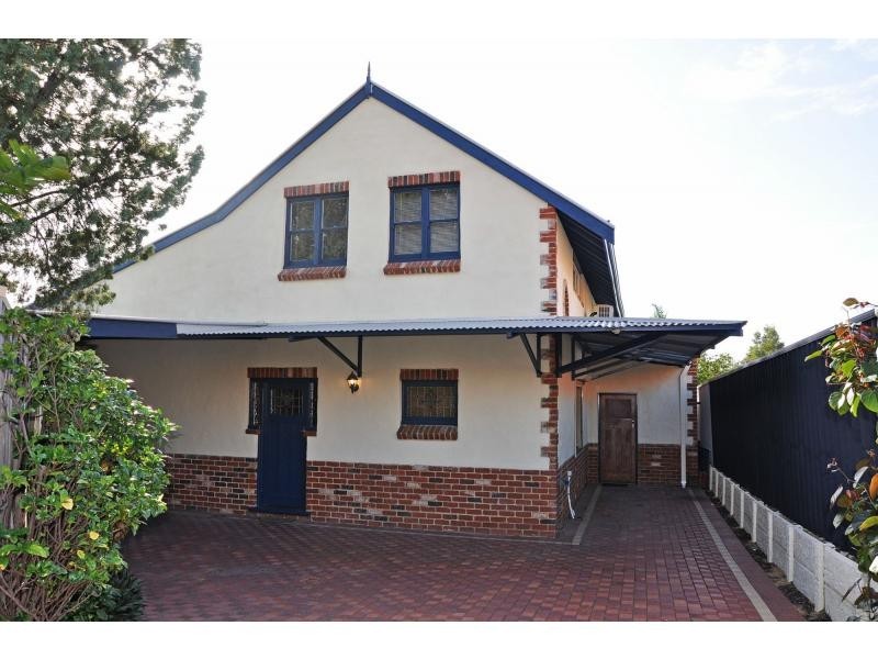 28A Lee Avenue, Hilton WA 6163