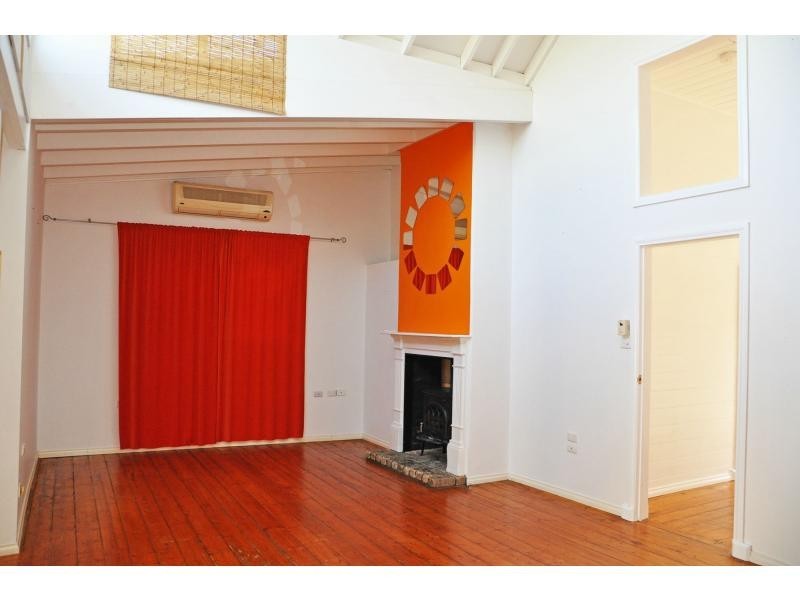 61 Watkins Street, White Gum Valley WA 6162