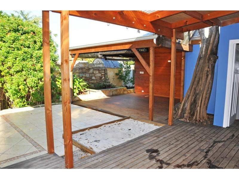 61 Watkins Street, White Gum Valley WA 6162