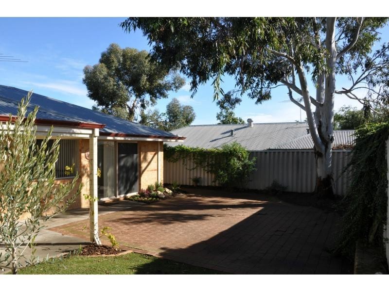 11 Bottrill Street, Hamilton Hill WA 6163