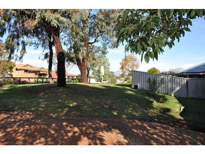 11 Bottrill Street, Hamilton Hill WA 6163