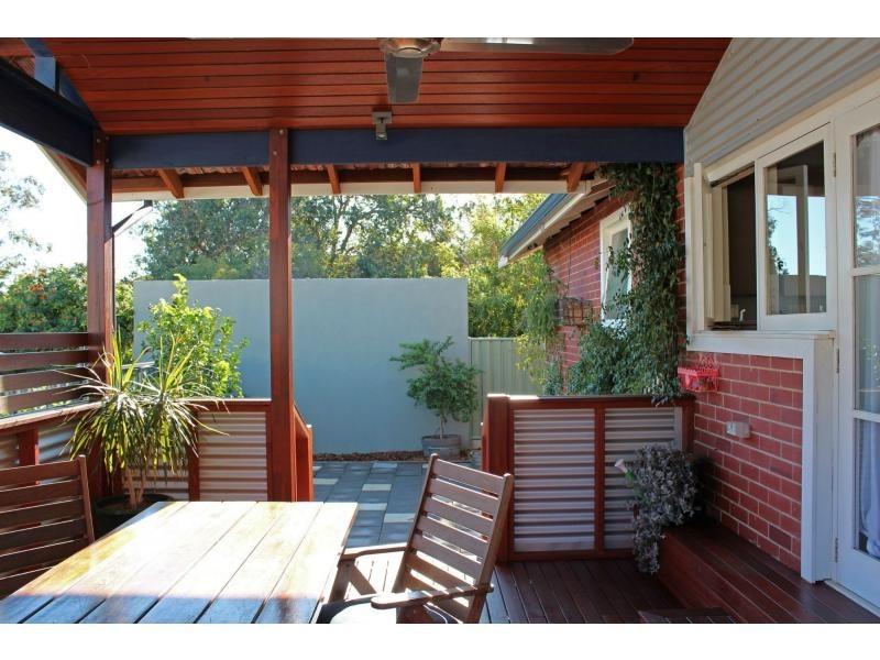 4 Sumpton Street, Hilton WA 6163