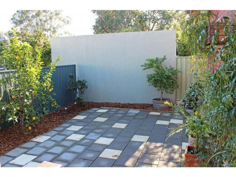 4 Sumpton Street, Hilton WA 6163