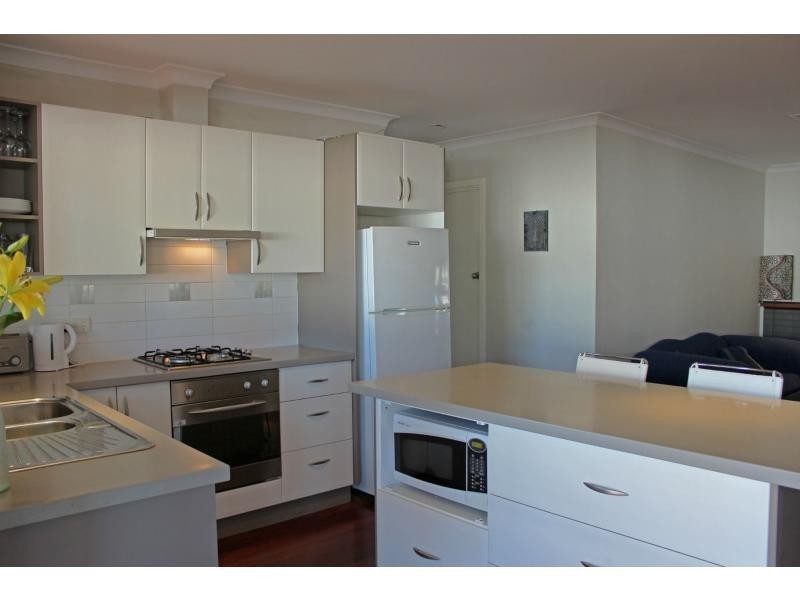 4 Sumpton Street, Hilton WA 6163