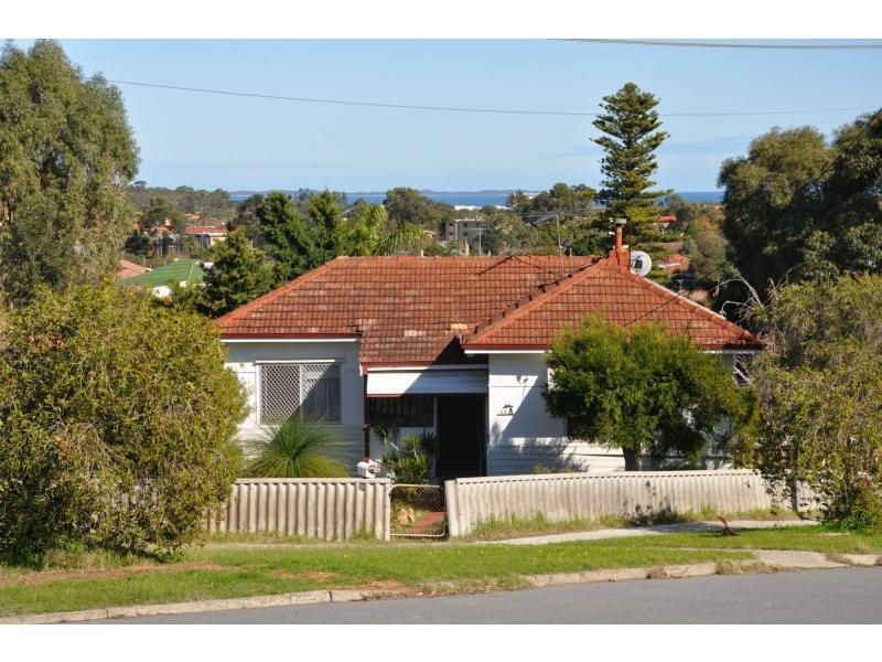 25 Minilya Avenue, White Gum Valley WA 6162