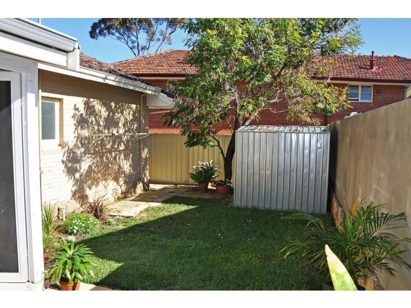 11 Sweetman Street, White Gum Valley WA 6162