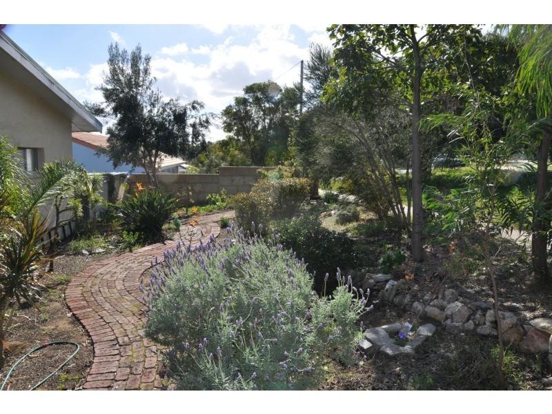 154A Samson Street, White Gum Valley WA 6162