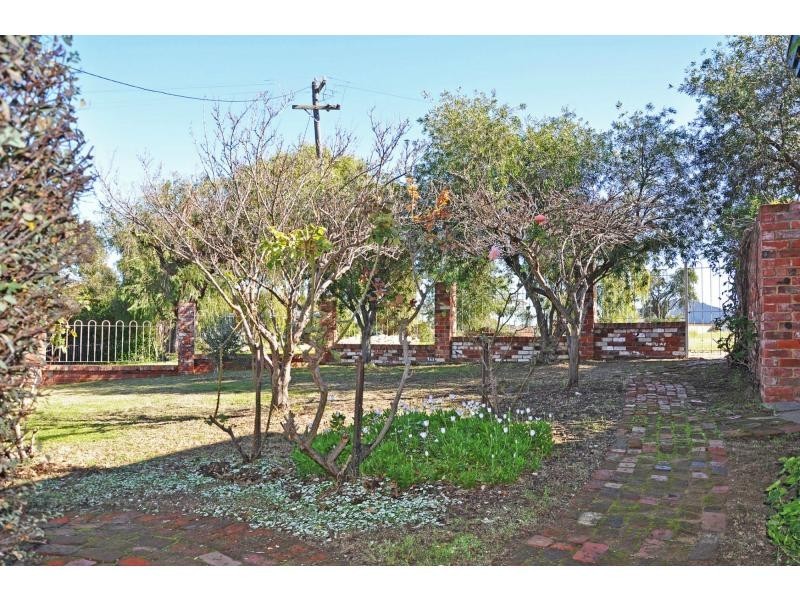 89 Watkins Street, White Gum Valley WA 6162