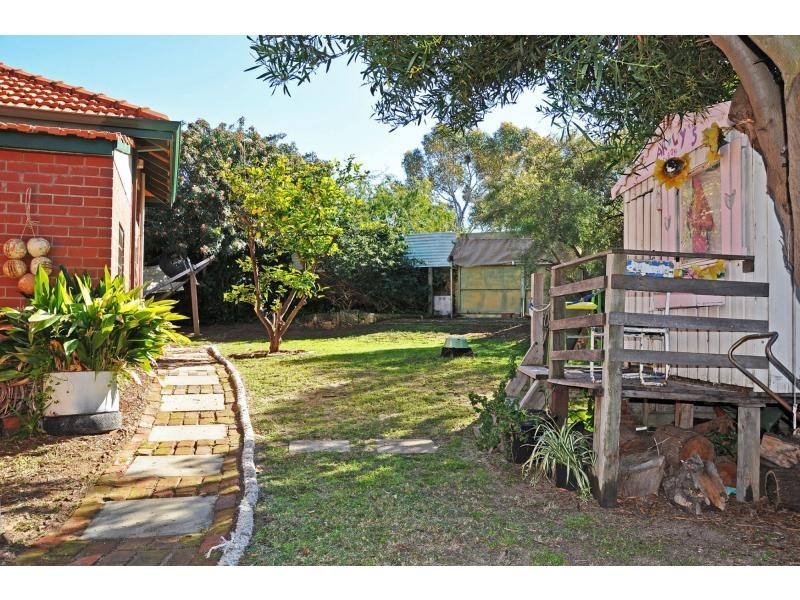 89 Watkins Street, White Gum Valley WA 6162