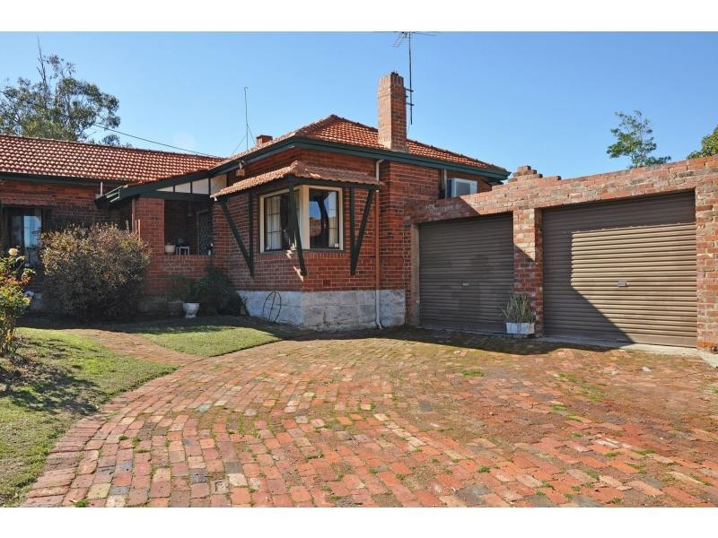 89 Watkins Street, White Gum Valley WA 6162