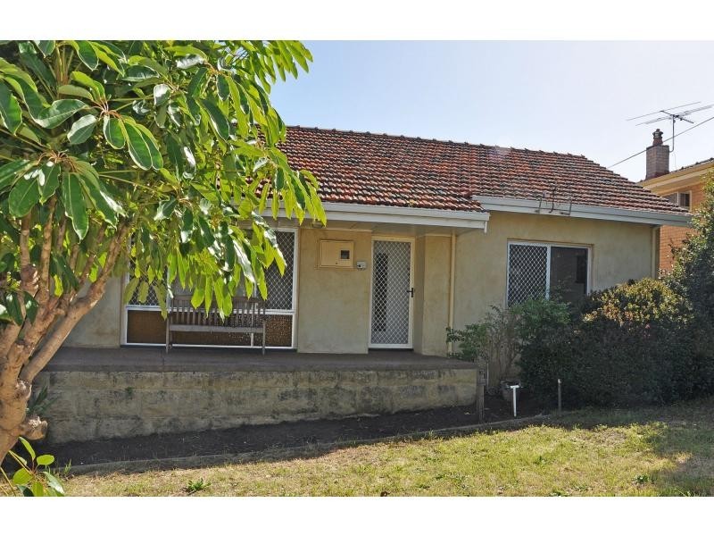 148 Samson Street, White Gum Valley WA 6162