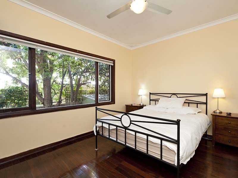 135 Samson Street, White Gum Valley WA 6162