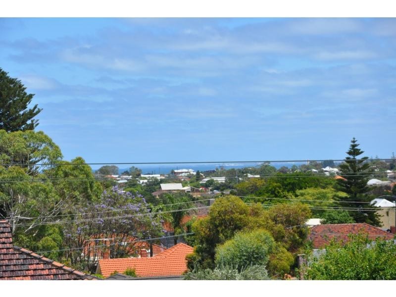 222 Carrington Street, Hilton WA 6163