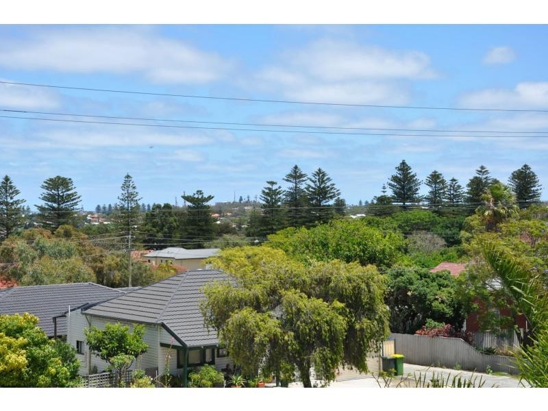 222 Carrington Street, Hilton WA 6163