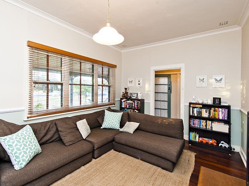 250 Carrington Street, Hilton WA 6163