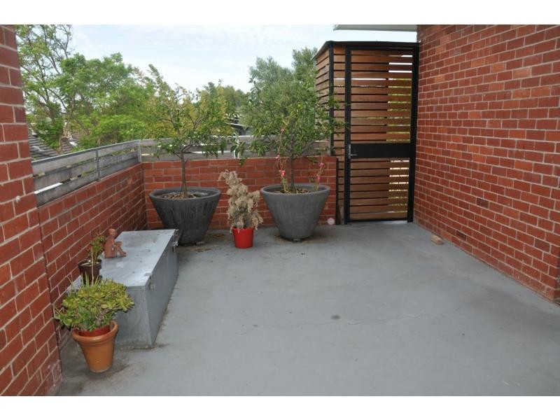 6/16 Minilya Avenue, White Gum Valley WA 6162