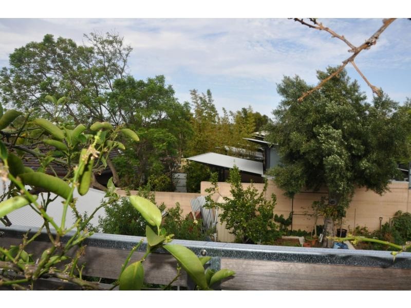 6/16 Minilya Avenue, White Gum Valley WA 6162