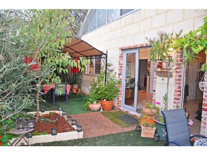 109A Samson Street, White Gum Valley WA 6162