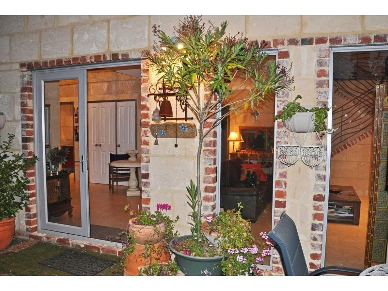 109A Samson Street, White Gum Valley WA 6162