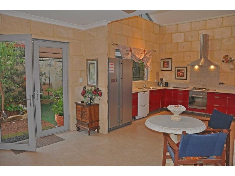 109A Samson Street, White Gum Valley WA 6162