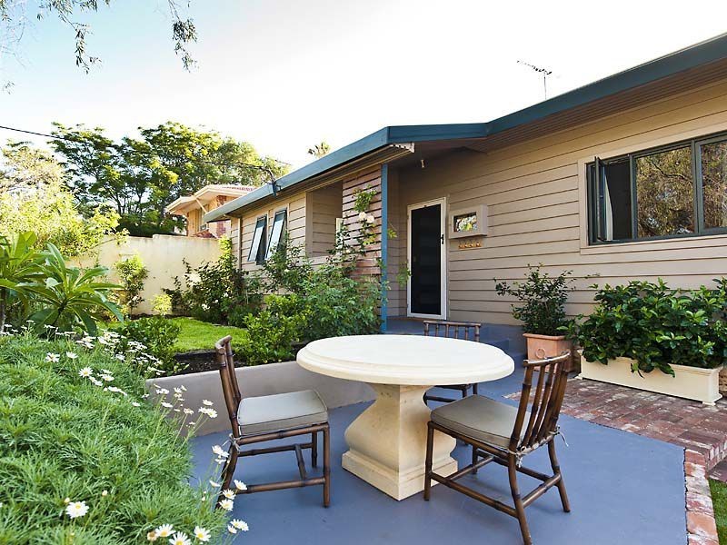 65 Wood Street, White Gum Valley WA 6162