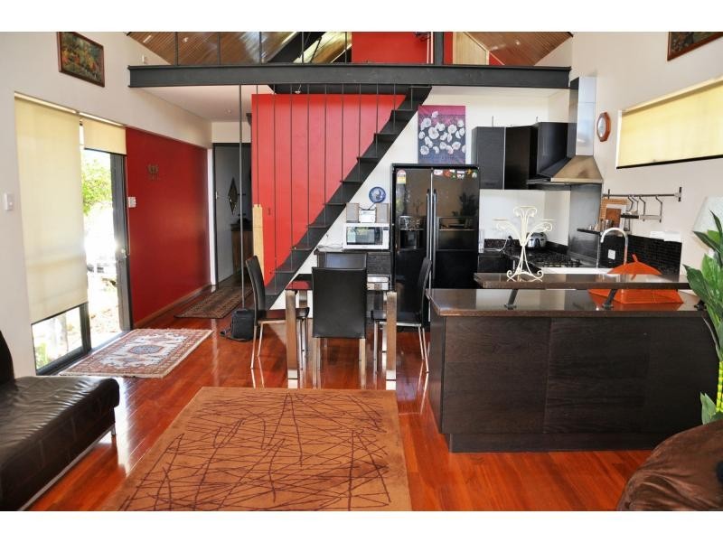 38 Simper Crescent, White Gum Valley WA 6162