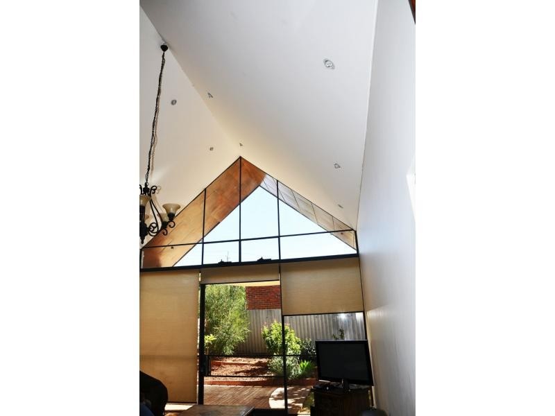 38 Simper Crescent, White Gum Valley WA 6162