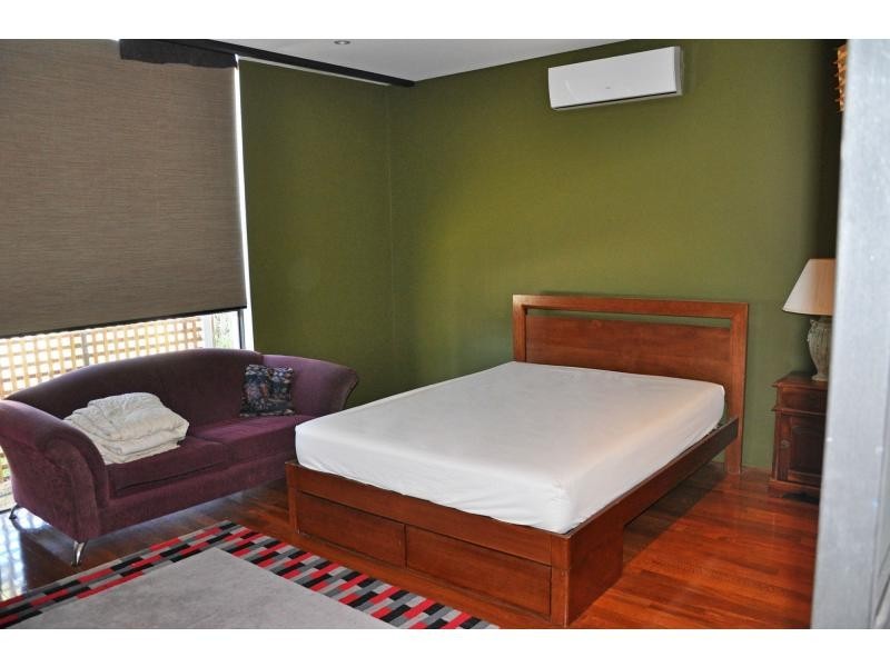 38 Simper Crescent, White Gum Valley WA 6162