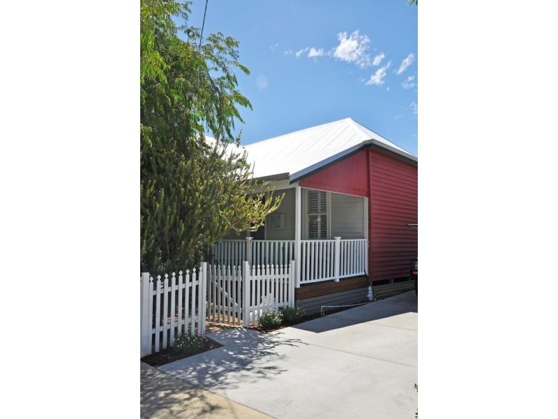 18 Taylor Street, White Gum Valley WA 6162