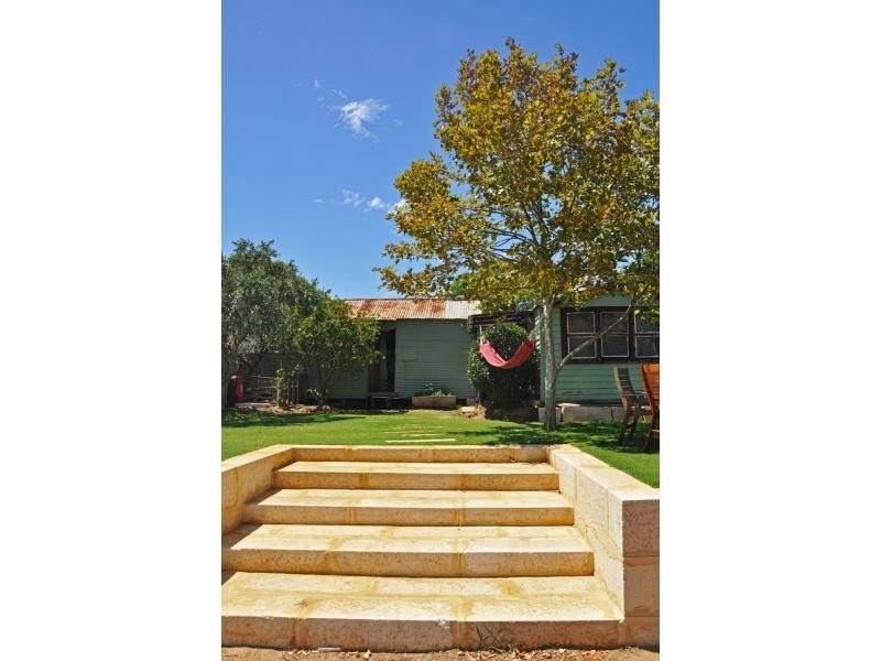 18 Taylor Street, White Gum Valley WA 6162