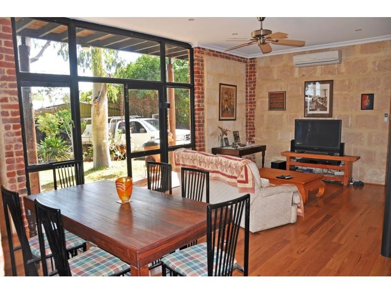 6 Elizabeth Street, White Gum Valley WA 6162