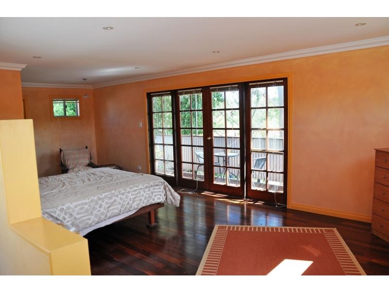 6 Elizabeth Street, White Gum Valley WA 6162