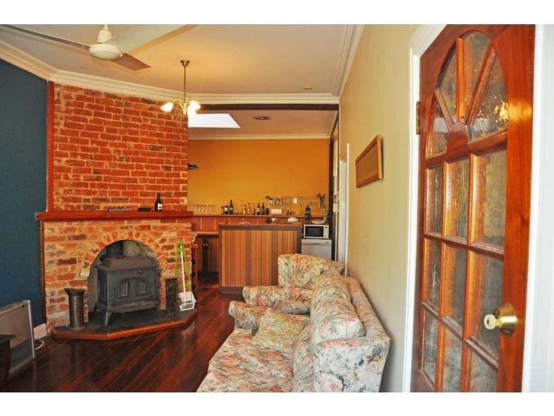 6 Elizabeth Street, White Gum Valley WA 6162