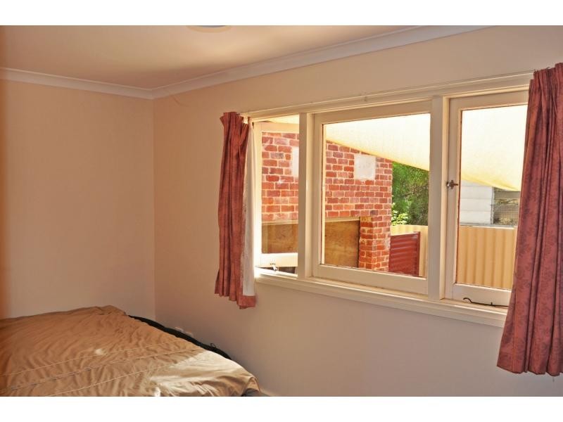 6 Elizabeth Street, White Gum Valley WA 6162