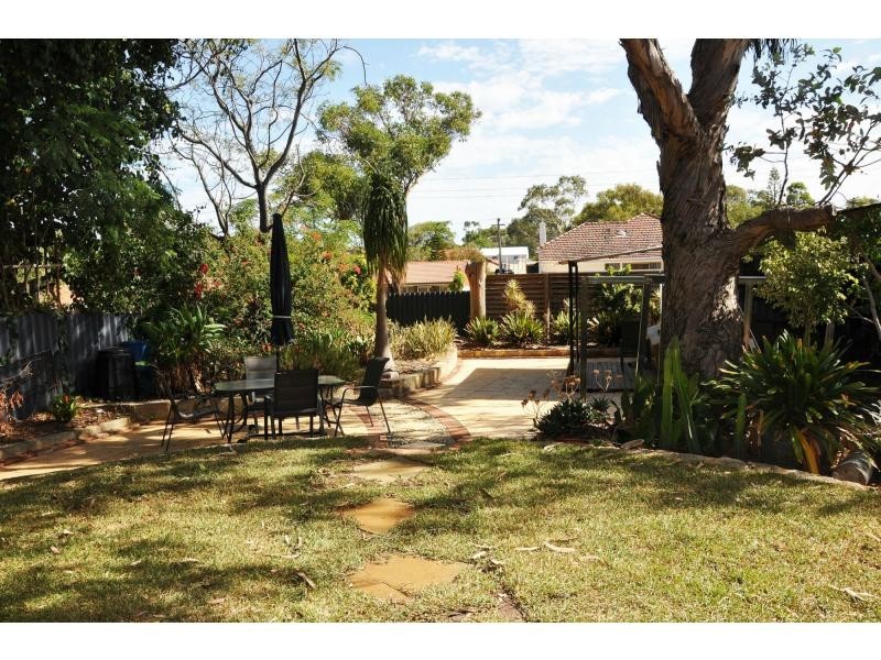 6 Elizabeth Street, White Gum Valley WA 6162