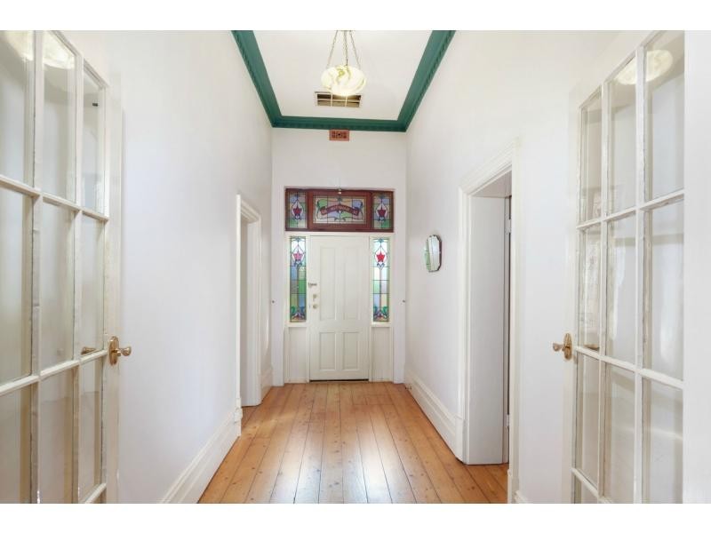 24 Hampton Road, Fremantle WA 6160