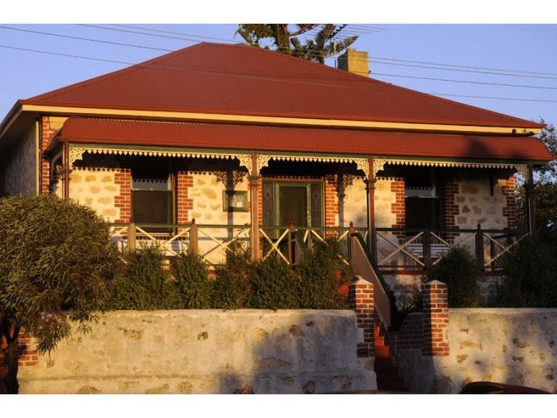 24 Hampton Road, Fremantle WA 6160