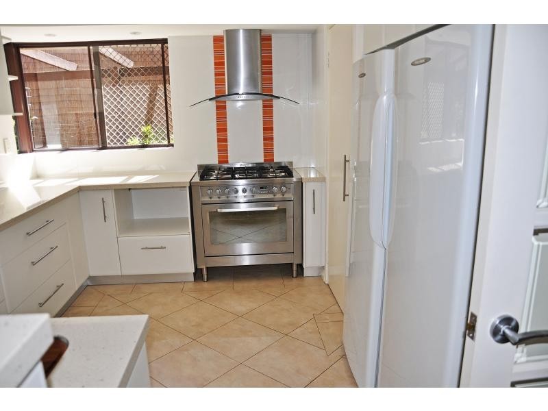 15 Arnold Street, Kardinya WA 6163