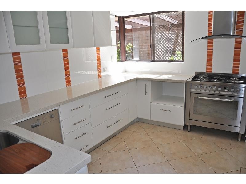 15 Arnold Street, Kardinya WA 6163